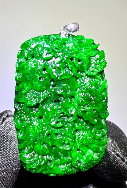 Jade Rich Green Nine Dragon Pendant - 天然翡翠玉九龙牌